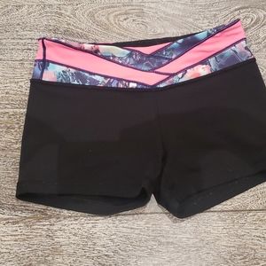 Reversible ivivva shorts💖